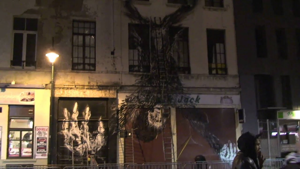 We watched Bonom paint this building for 2 hours. Total renegade style and no one complained. Let's see that happen downtown Los Angeles without the riot police showing up and beating the shit out of him.... freedom of expression (although not sure how stoked the bar keeper at Black Jack was going to be the next day), but probably all abandoned buildings. Video & Edit: J. Hay / confusionmagazine.com