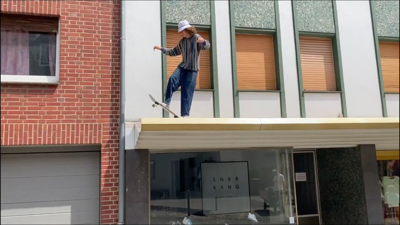 I Skated A Roof?!?😂COS Cup Mönchengladbach Contest 2022. <br />Man This Skate weekend was sick haha! Apart from the sick contest going down, we went street skating, jumped from roofs, did funny stupid stuff, high speed gaps and much more haha! Let me know if you liked the Video and make sure to like and comment for some moreee ;)!