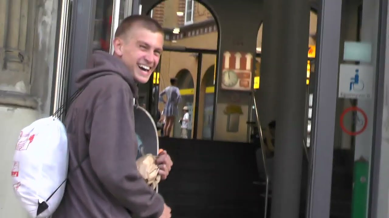 Behind the Scenes from the first Clip I filmed for my Street Part back in 2019 in Aachen at the Kapuziener stairs. This was a funny session and the people who work there tried to kick us out and even called the cops 😂😂. I was running up and down the stairs as fast as I could and luckily then did it after sticking it like 100 times haha! <br />Subscribe, like and comment if you wanna see more content like this! Thanks homies skrrr