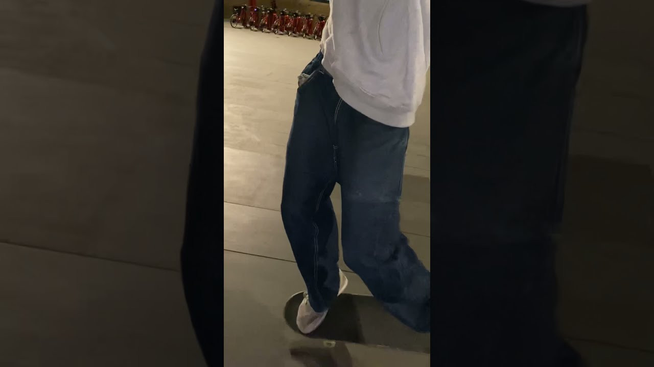 I was on my way to the supermarket and my friend Mael joined me 😂. Wait for the end lmao. <br />@denielcramer