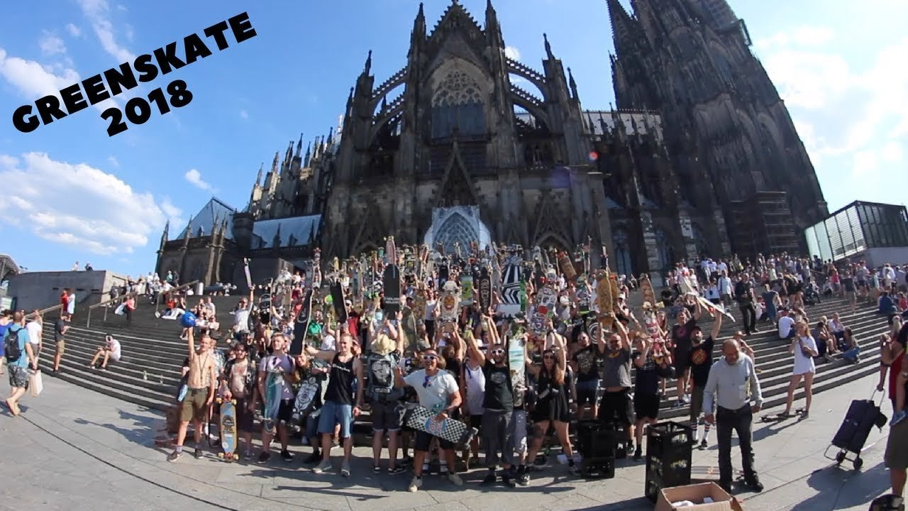 Diesen Samstag war Greenskate in Köln. Hobscotch und ich haben daran teilgenommen. Es war ne lange Strecke und es war heiß, aber es hat mega Spaß gemacht!!!<br /><br />Link zum Concrete Wave:<br />https://www.concretewave.de/<br /><br />Link zu hobscotch:<br />https://www.youtube.com/user/h0bsc0tch<br /><br /> Checkt auch meinen anderen Kanal:<br /><br />► Scotch & Juice:<br />https://www.youtube.com/channel/UCrgbLHZmsAja6WbUX9V_Ucw<br /><br />Social Media:<br /><br />► Instagram:<br />https://www.instagram.com/ju1_c3/<br /><br />► Twitter:<br />https://twitter.com/ju1_c3<br /><br />►Facebook:<br />https://www.facebook.com/Juicy-149345032391369/<br /><br />Unterstützung durch Amazon Affiliate Links:<br /><br />► Meine Kamera: http://amzn.to/2lXBkKi<br />► Mein Micro: http://amzn.to/2HA06J3