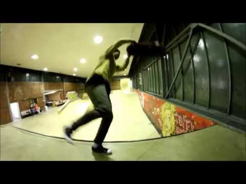 ConcreteWave Skateshop Teamfahrer Christian Müller skatet seinen Local Winter Spot. <br /><br />Harzroll Skatehalle in Halberstadt. <br /><br />Folgt Christian auf Instagram: https://www.instagram.com/oldschoolboss89/<br /><br />Skateboards findest Du hier: https://www.concretewave.de/skateboards<br /><br />Oldschool? Newschool? No schools! Go Skate! #skateeverything