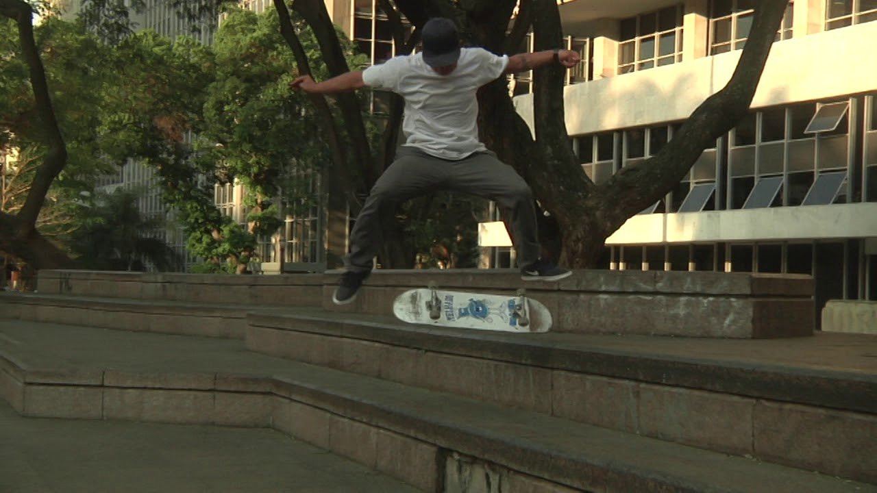 Jhony Melhado's clip for his new pro model, "Bong 7,9"<br /><br />New board collection "Get Blazed" available in stores. <br /><br />Film and Edited by: Bruno Dox<br /><br />Visit our site www.blazesupply.eu