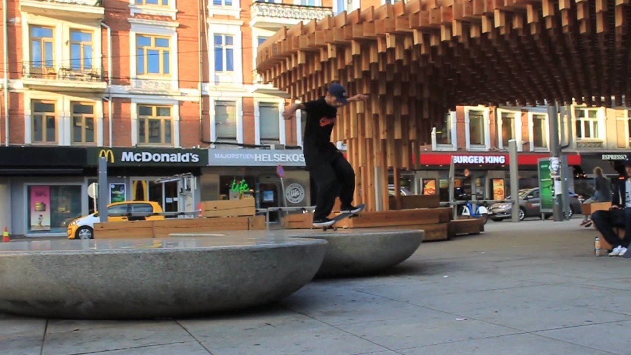 Florentin Marfaing' part in "Ceremony", the Blaze Supply Movie<br /><br />We all know there is no need to present Flo, he was one of the first pro of the brand. Here, the most positive guy on the earth gives you one more over skilled part. Flo's king.<br /><br />Music: "Take Five" New York Ska Jazz Ensemble