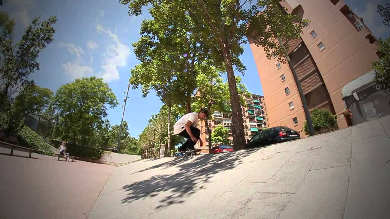 featuring Anto Forot, Andrew White, Nosa Isterwat, Camille Genelot and Matissse Banc.<br />filmed and edited by Aristide Bruchon<br />additional filming: Olivier Boucle, Daniel Galli, Steff de Hann, Romuald Link<br />http://www.blazesupply.eu/<br /><br />Welcome to the store http://shop.blazesupply.eu<br /><br />Skater owned and operated, Blaze Supply is a Brazilian & French skate brand providing quality skate clothing and skateboard lines since early 2012. The brand is inspired by both countries’ urban and skateboard culture and expresses its artistic and conceptual interests through its skate videos but also its skate gear including skate wheels, tee shirt, cap, snapback and any kind skateboard accessory.<br /><br />Par et pour des skaters, Blaze Supply est une marque Franco-Brésilenne fournissant des vêtements et accesoires de skate et des planches de qualité depuis début 2012. La marque s’inspire de la culture urbaine et skateboard des deux pays et exprime ses intérêts artistiques et conceptuels à travers ses vidéos de skate mais aussi toute la ligne d’équipement avec notamment des tee shirt, cap, snapback, roues et tout autre type d’accessoire de skate.<br /><br />Por e para skatistas, a Blaze Supply é uma marca franco-brasileira fornecendo roupas, acessórios de skate e skates desde o começo de 2012. A marca se inspira da cultura urbana e skate de ambos os países e expressa seus interesses artísticos e conceituais a traves seus videos de skate mas também sua linha de equipamentos com rodas, camisetas, bonés, e qualquer outro acessório de skate.<br /><br />http://shop.blazesupply.eu
