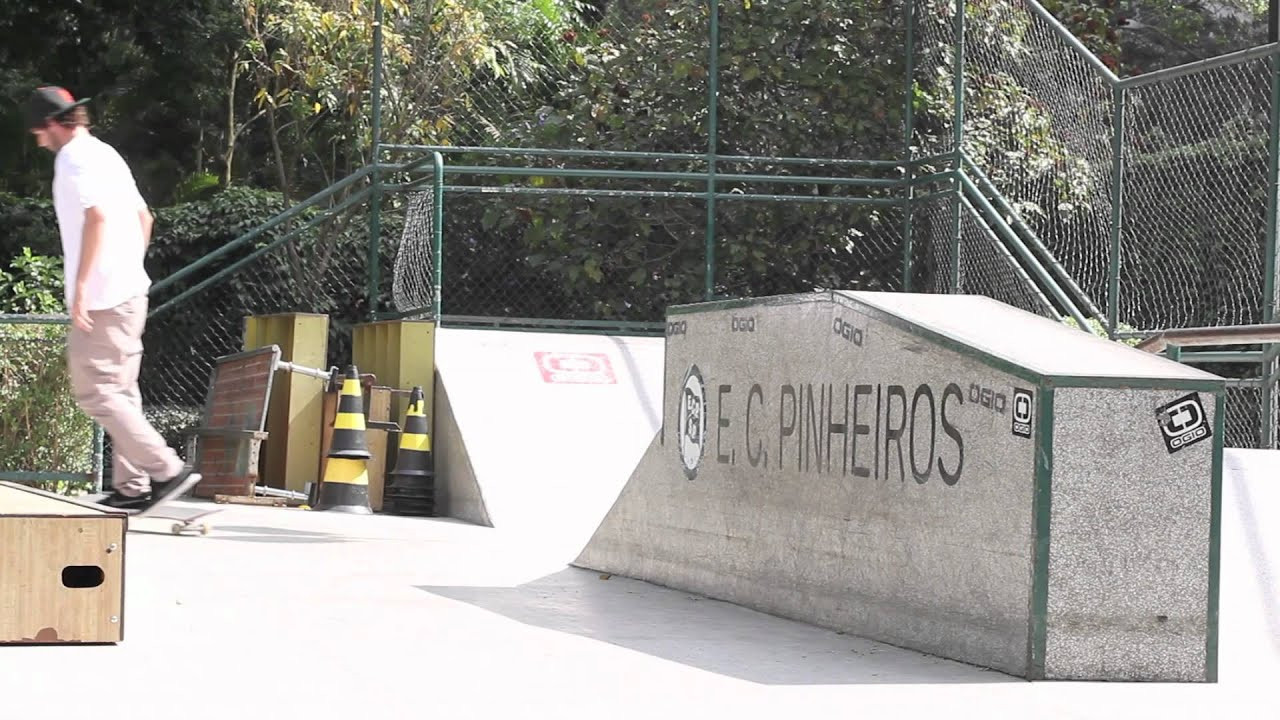 Sandro Bertolucci .3 Tricks in a small curb<br /><br />Welcome to the store http://shop.blazesupply.eu<br /><br />Skater owned and operated, Blaze Supply is a Brazilian & French skate brand providing quality skate clothing and skateboard lines since early 2012. The brand is inspired by both countries’ urban and skateboard culture and expresses its artistic and conceptual interests through its skate videos but also its skate gear including skate wheels, tee shirt, cap, snapback and any kind skateboard accessory.<br /><br />Par et pour des skaters, Blaze Supply est une marque Franco-Brésilenne fournissant des vêtements et accesoires de skate et des planches de qualité depuis début 2012. La marque s’inspire de la culture urbaine et skateboard des deux pays et exprime ses intérêts artistiques et conceptuels à travers ses vidéos de skate mais aussi toute la ligne d’équipement avec notamment des tee shirt, cap, snapback, roues et tout autre type d’accessoire de skate.<br /><br />Por e para skatistas, a Blaze Supply é uma marca franco-brasileira fornecendo roupas, acessórios de skate e skates desde o começo de 2012. A marca se inspira da cultura urbana e skate de ambos os países e expressa seus interesses artísticos e conceituais a traves seus videos de skate mas também sua linha de equipamentos com rodas, camisetas, bonés, e qualquer outro acessório de skate.<br /><br />http://shop.blazesupply.eu