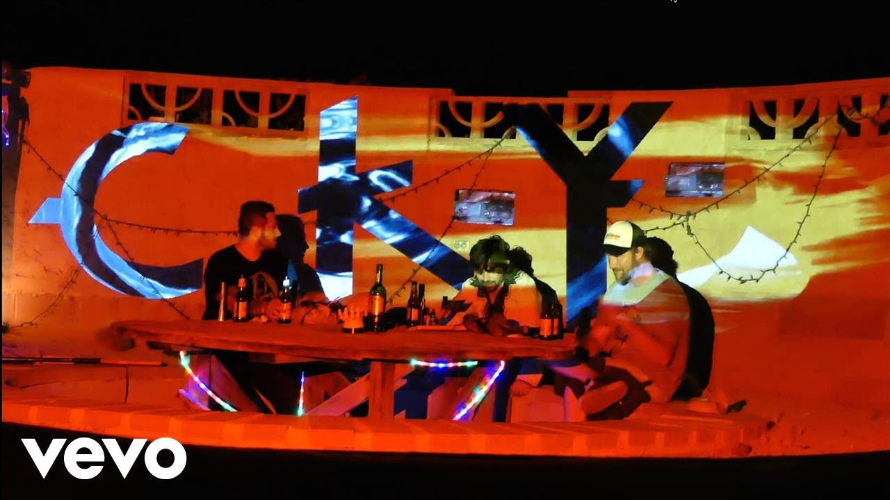 Pre-order “The Phoenix” now http://www.2lin.cc/ThePhoenix <br /><br />Follow CKY Online<br />https://twitter.com/ckymusic<br />https://www.facebook.com/ckyalliance/<br />https://www.instagram.com/ckymusic/<br /><br /><br />Music video by CKY performing Days Of Self Destruction. 2017 Entertainment One U.S., LP<br /><br />http://vevo.ly/XK8u5h