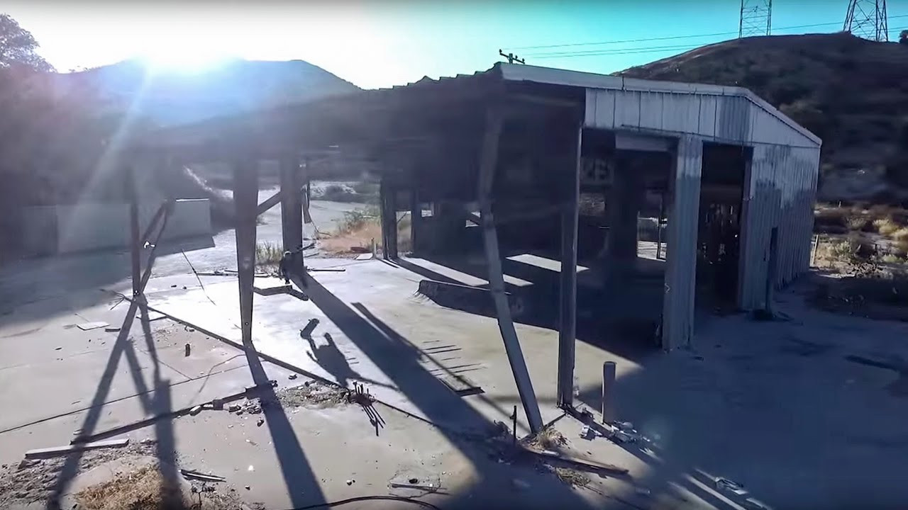 Dave Bachinsky, a true skate rat, is constantly on skate missions seeking out DIY spots to shred. His new Skate Rat graphic is available now!