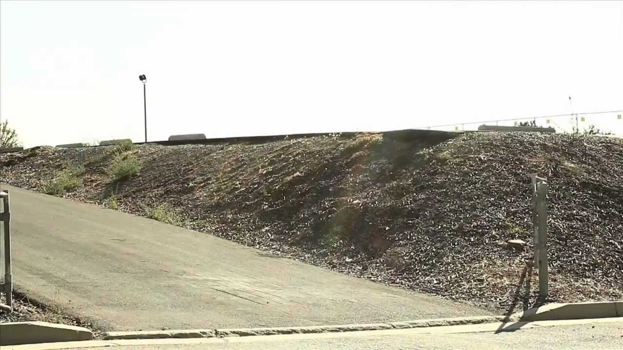 Tyson Bowerbank remixes his Forward slash part with unused and NEW footage for SK801 Die high hell ride. <br />Filmed & edited by Colton Ericksen and Mack Scharff. <br />Additional filming by Tyler Adams and Mike Adalpe aka " hoops"<br />Music: Dark seas " no mans land "