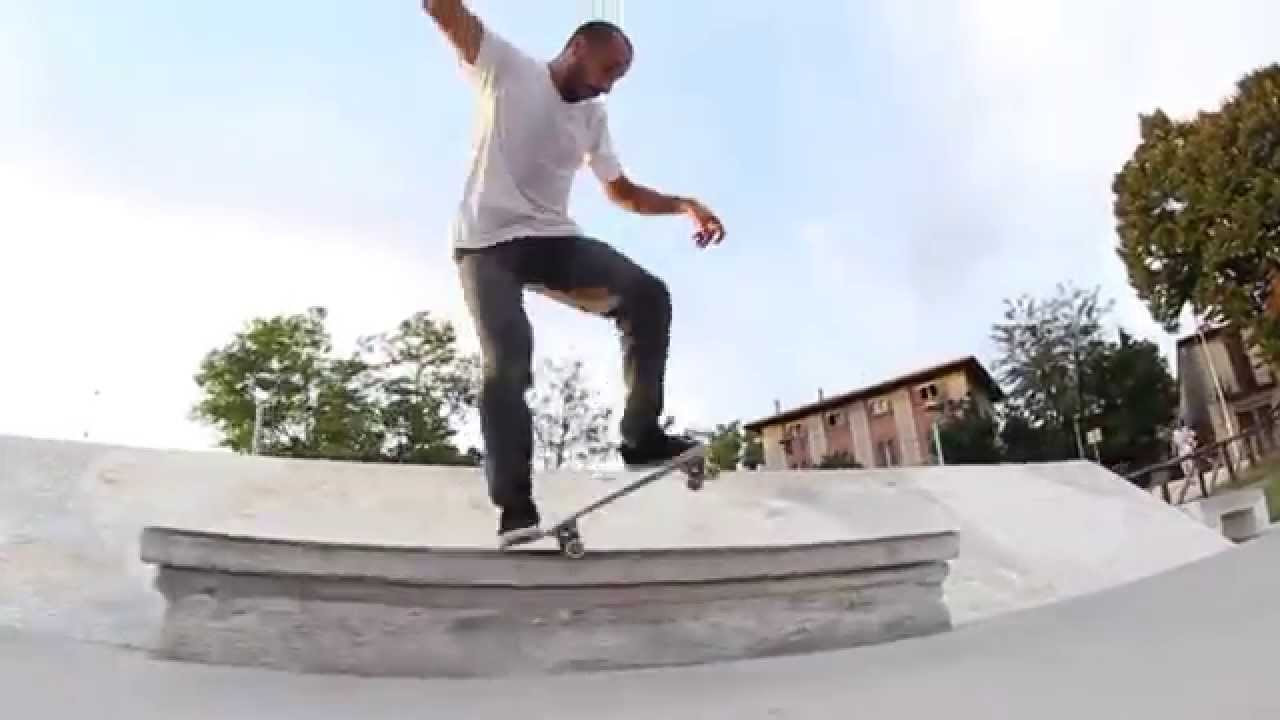 Gio Grazzani, Simone Verona e Matteo Carmagnini random session at Pietrasanta Skatepark.