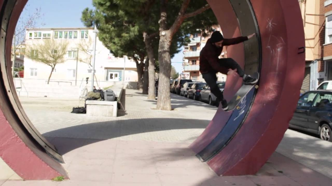 Daniel Cardone promodel out now! Avaible in three different sizes, 8.125 - 8.25 and 8.8 square tail shape. <br />Check Daniel's part in "Almost Eleven" Dumb video.