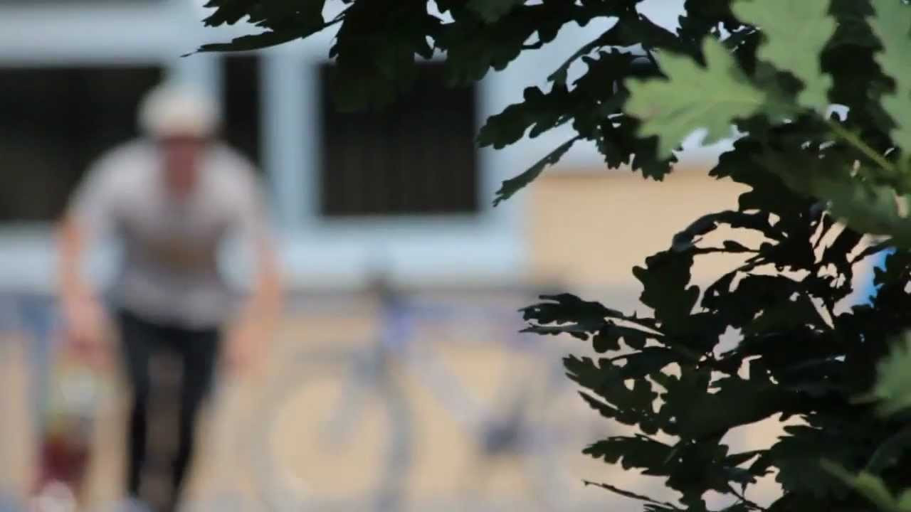 Here is a clip of Jon Dickson 50-50ing a blue haindrail.