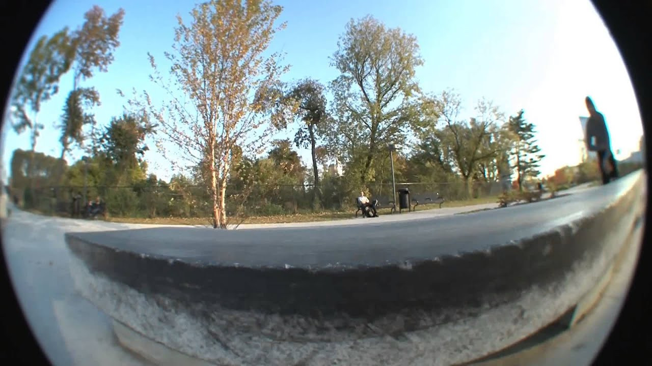 Zach, Barry and Hardy skating Paines skatepark in Philly. I do not own the rights to the music in this video.
