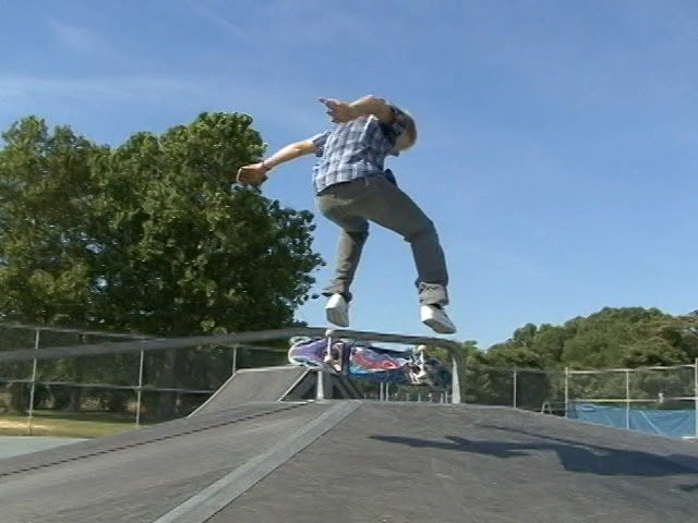 From July 5, 2010. Barry, Bobo, Brandon, Erick and Zach skate overlook on the 4th of July. I do not own the rights to this song. #skateboarding #skatevideo #skating #4thofjuly #overlookskatepark #overlook