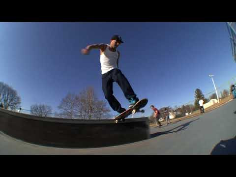 March 13, 2012<br /><br />The homies shredding #overlookskatepark #overlook #skateboarding #skatevideo #skating <br /><br />I do not own the rights to the music in this video.