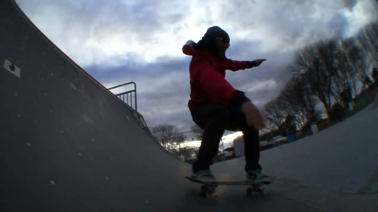 April 1, 2013<br />The homies messin around at overlook. I do not own the rights to the music in this video. #skateboarding #skatevideo #skating #overlook #skatepark