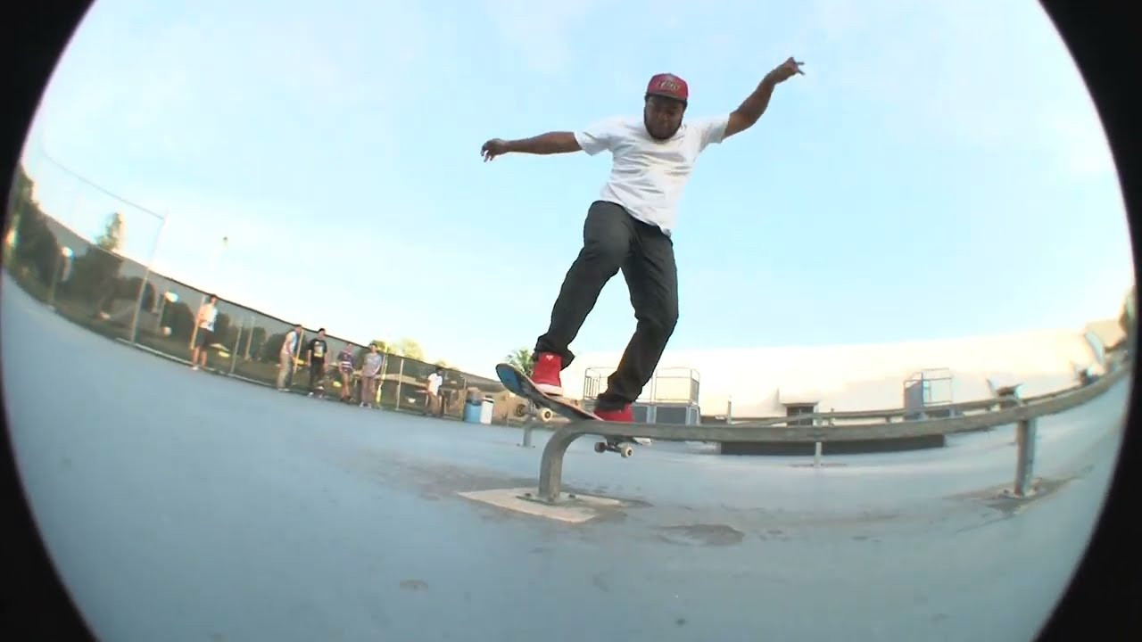 July 11, 2013<br />Barry, Zach, Jake, Santos, B, Joe Meck and Strosser delivering lines at good ol overlook. I do not own the rights to the music in this video. Song-"Ephemeral Artery" Artist-Neon Indian #skateboarding #skatevideo #skating #overlook #skatepark #neonindian