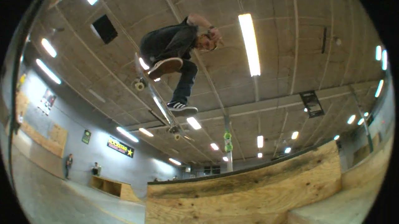 November 17, 2013<br />the homies killin grindlab. I do not own the rights to the music in this video. #skateboarding #skatevideo #skating #indoorskatepark #grindlab #pennsylvania