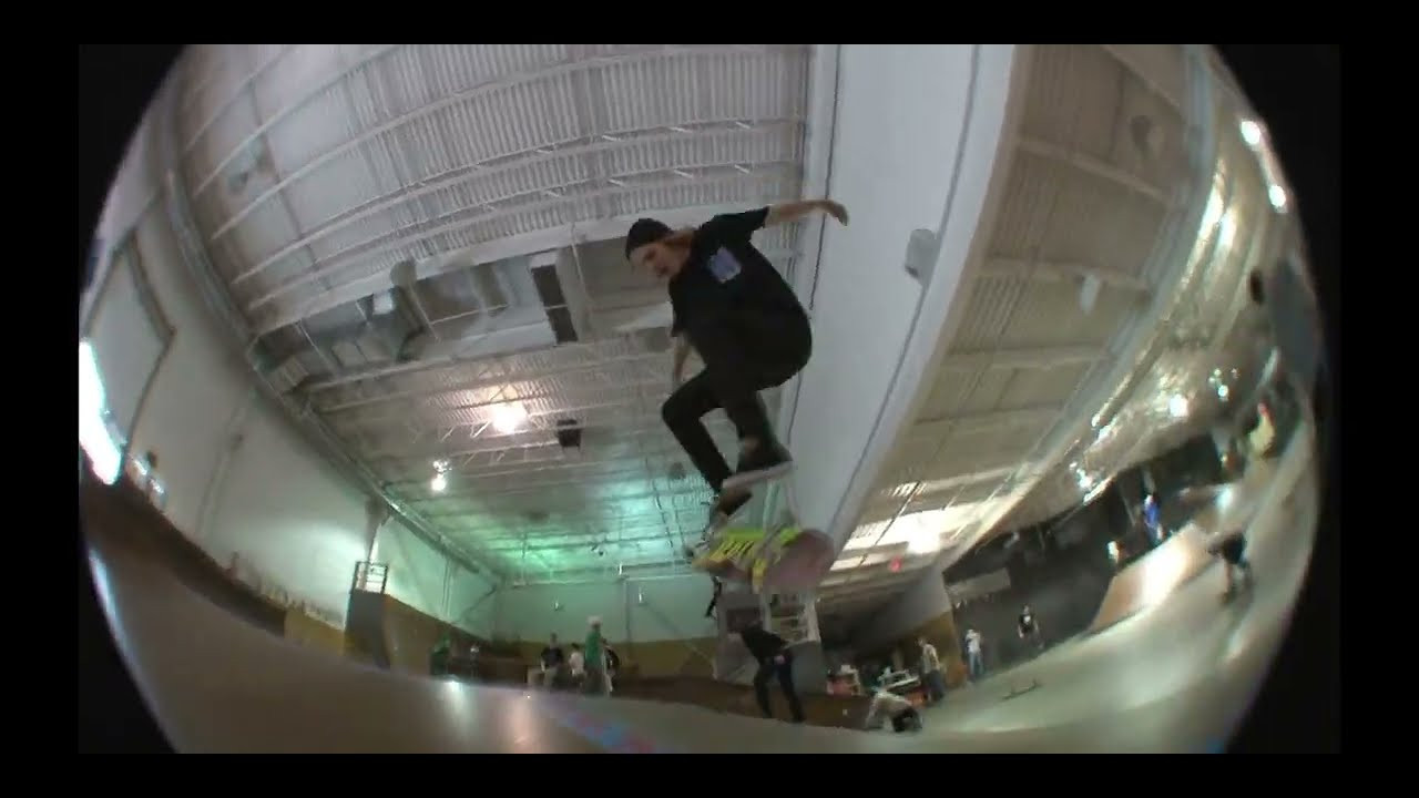 January 28, 2014<br />the shoppe homies skating black diamond. featuring barry, zach, kyle, jon and brandon. silence is golden. check out the shoppes website. revivalskateshop.com #skateboarding #skatevideo #skating #pennsylvania #blackdiamond #philly
