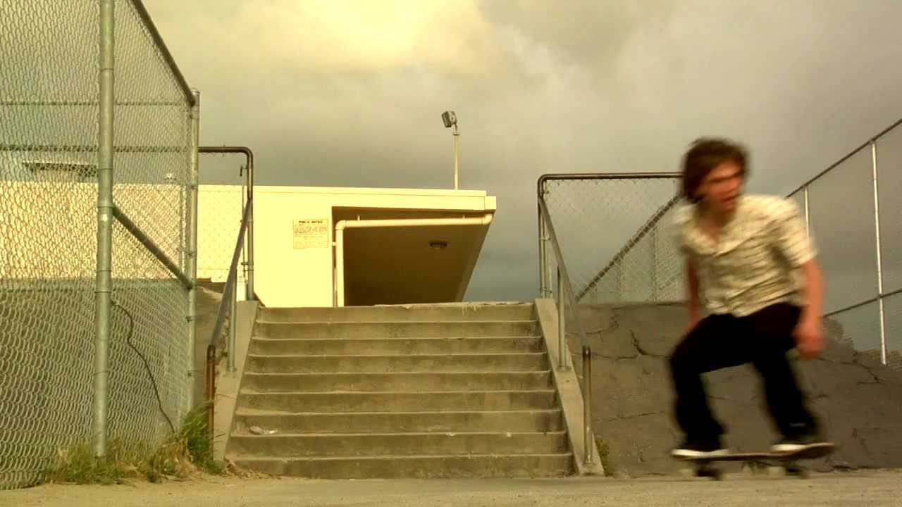 Gilbert Crockett doing a clean kickflip.