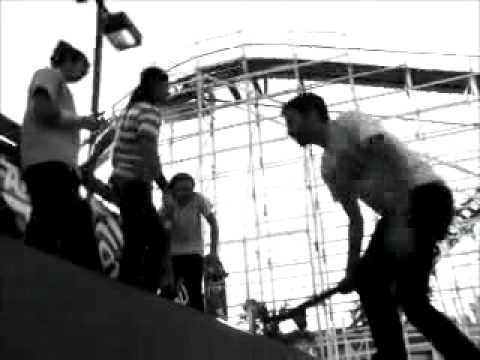 Here is another demo and signing at Active Rideshop in 2007 with the Fallen team. Riders present were Chris Cole, Tony Cervantes, Jamie Thomas and Billy Marks.
