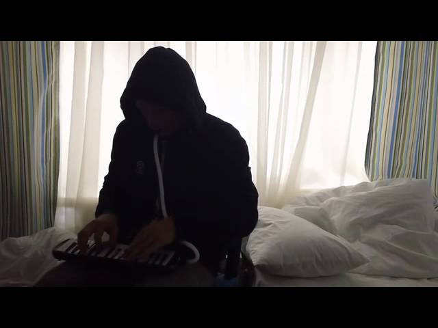 Here is a video of Tommy Sandoval playing the keys.