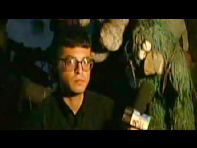 Este video esta dedicado a un árbol, situado en el barrio de Tlatelolco. Durante generaciones existió la tradición de colgar peluches viejos de niños y adultos. También alrededor de este spot se monto un taller de hojalatería y pintura para coches. <br /><br />Ya no existe debido a los operativos de “orden y paz”, políticas de limpieza social, destrucción del espacio publico y de la cultura urbana. <br /><br />Filmado y editado por Czcita, <br />Film adicional por Alan Buenfil, Miguel Angel Gonzalez Rios y Paul Bena. <br />Patinando: Alan, Cita, Pale, Nour, Miguel.