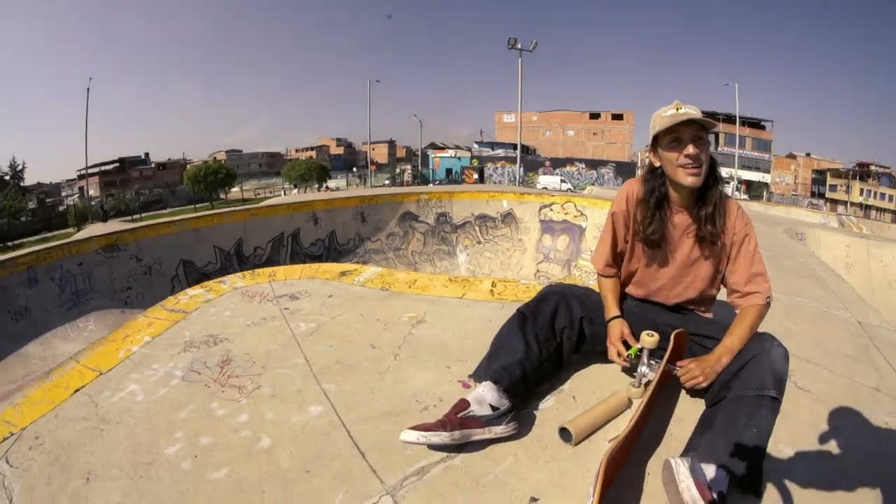 Aquí la bienvenida de Andrés Zuluaga, conocido como "Befree," a las filas de Border Patinetas. Esta marca mexicana está causando revuelo en Colombia, y Andrés nos mostrará de qué está hecho en un emocionante video. No te pierdas esta oportunidad de conocer a este talentoso colombiano que llega con todo.