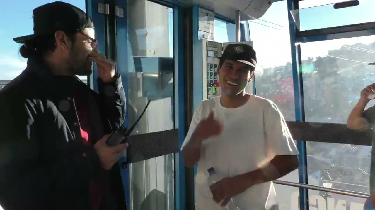 "'NOMAS CONTIGO": un fascinante video de GÖZ Videos que nos transporta a las calles de Durango. En esta producción, se destaca el talento de los patinadores locales del estado y se nos lleva a descubrir nuevos rincones y lugares poco explorados en nuestra hermosa república.<br /><br />Este video fue filmado por Gael Pizarro y editado por un equipo compuesto por Gael Pizarro, Luis Campos e Isaac Sosa.<br /><br />Los patinadores que brillan en esta producción son: Iván Avitia, Alejandro Dueñez, Isaac Sosa, Luis Campos, Erick Silva, Ashley Ferman, Gustavo Aguirre, Alejandro González, Enrique Guzmán, Emilio Luna, León Castro y Arthur Costa.<br /><br />Tomas adicionales por parte de Erick Silva, Isaac Sosa y Luis Campos. <br /><br />Este video promete llevarnos en un emocionante viaje a través de la escena del skate en Durango y revelarnos joyas escondidas de nuestra geografía.