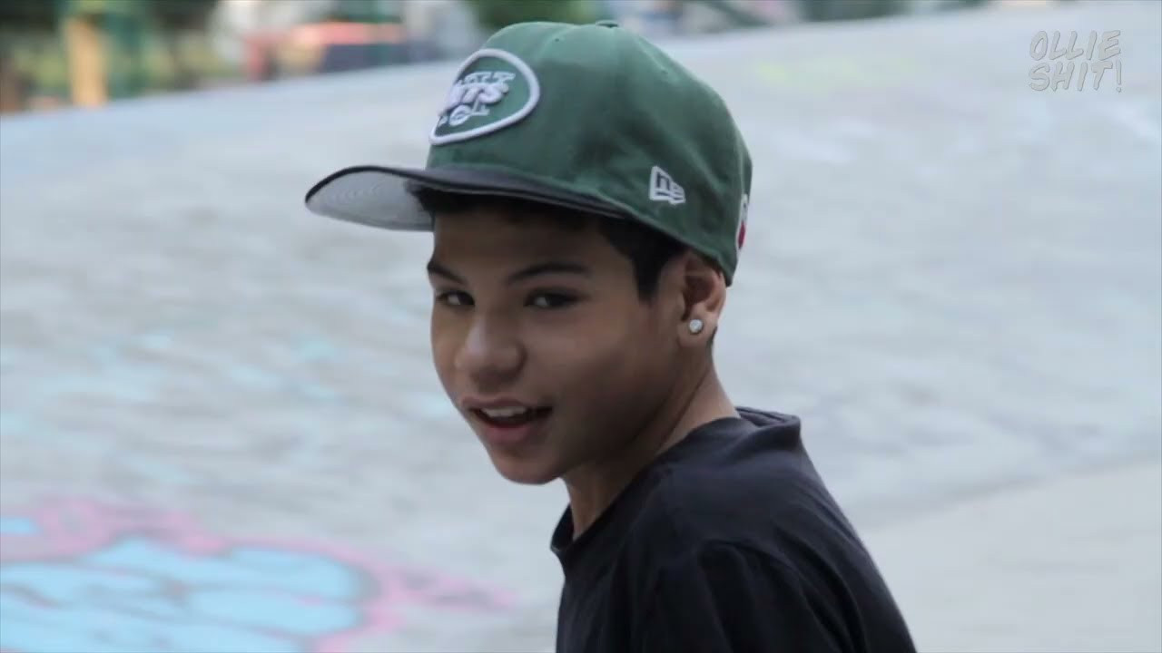 Luis Eduardo es del estado de Michoacan y con sus 14 años, vino a detonar los spots que encontró en la CDMX en compañía de Erika Arriaga y Luis Ángel (frijol), que en conjunto con Gustavo Ordaz y Marcus Jordan, hicieron este montaje.