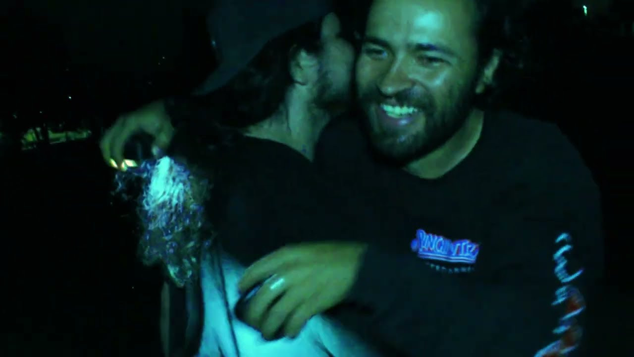 Nuestros amigos de Roockacera presentan su primer montaje filmado con un teléfono celular el cual es su herramienta de trabajo, algo muy importante de destacar de nuestros amigos de Zacatecas, Aguascalientes y demás estados son un proyecto de ceras para skateboarding otro lindo ejemplo de como las marcas deben de trabajar.