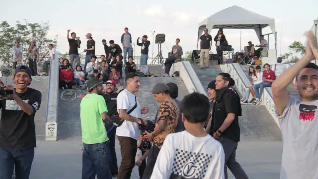 Esta vez nos fuimos de tour a otro municipio de estado de Michoacan en donde estuvimos disfrutando de algunos eventos que hubo, como el best trick en ZACAPU, el REY DEL SOFA en Morelia y conocimos un hermoso skatepark, gracias a Imperio Skateshop de Morelia, Pátzcuaro Skateshop de Pátzcuaro, Sicks Skateboards de Lázaro Cárdenas, HighTime Skateboards y Rïtus de Zacapu, Kuñados Shop de Zamora que nos apoyaron con el tour.<br /><br />#skatelife #skateboardingmexico #skatemexico