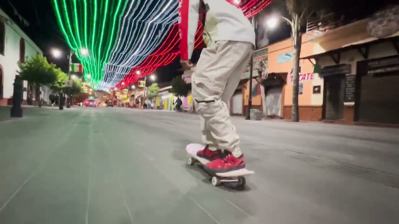 El patinador Carlos "JAWS" Moreno entra a las filas de FORREST FOOTWEAR una nueva marca de calzado mexicana "Felicidades".