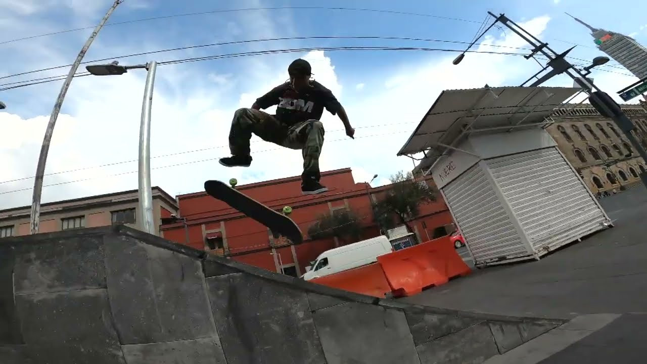 "Hommies de la vieja escuela" es un video realizado por Noviembre Skateboards , en este video se pretende pagar un tributo a patinadores vieja escuela , la mayoría mayores de 35 años , algunos de ellos son considerados pilares importantes en la escena skate en Mexico , este video fue grabado durante 2021 y parte del 2022