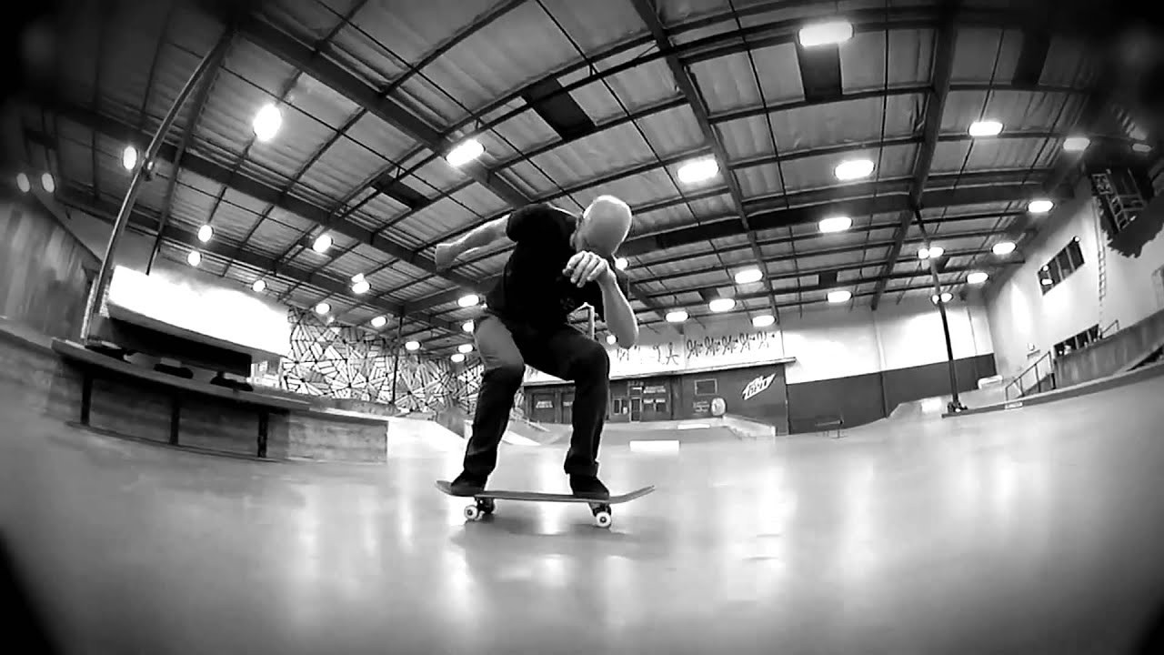 This is an exclusive ManolosTapes Mixtap from The Berrics 2up contest featuring the Andale Bearings team. Nick Tucker, Joey Brezinski, Marc Johnson, Ben Fisher & Daewon Song.<br />Congratulations Daewon Song on the win.<br />http://www.andalebearings.com/