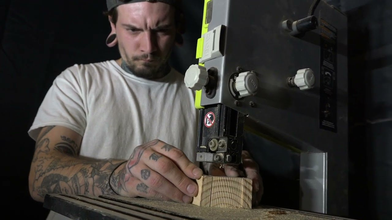 December 6, 2019<br /><br />The intro section of the #pennsylvania #skatevideo "LOCAL" <br /><br />Carpenter: Dakota Coyle<br />Music: Cave Paint-Vulpe<br /><br /> #skateboarding #skating #streetskating #Local #carpentry #nature #woods #vulpe #fox #trees #postrock #instrumental I do not own the rights to the music in this video.