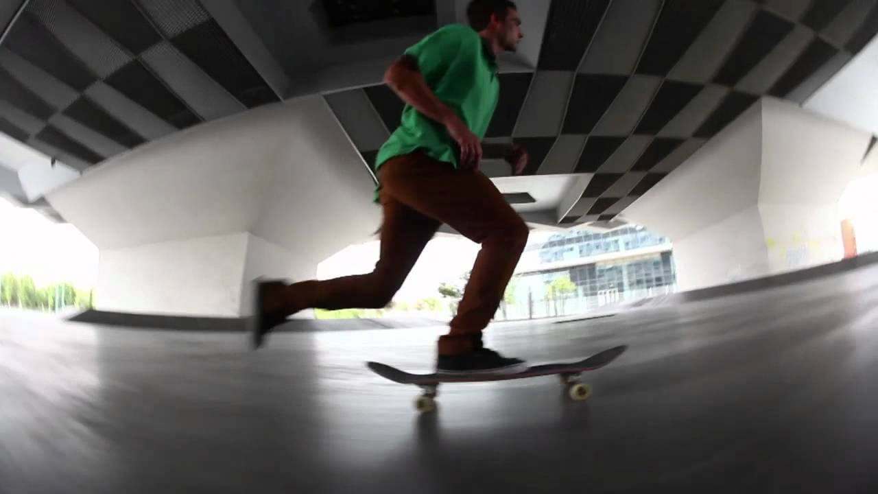 El team al completo, salvo David Fernandez de Tenerife que no pudo venir esta vez, se reunió un par de días en Zaragoza para nuestra fiesta de 5 aniversario. El tiempo no nos acompañó, pero aun así pudimos pasar un buen rato con algunos locales y patinar un par de spots de la ciudad.<br /><br />Grabaciones de Damia Tesorero y Esteban Velarde<br />Edición de Damiá Tesorero