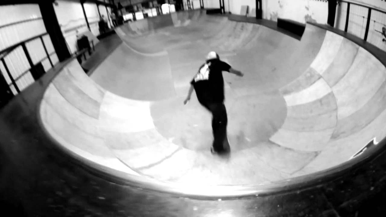 Some rainy days in Basque country so Pedrito just have to rips Universe and Guretxoko indoor skateparks<br />Filmed by Pablo Ribera<br /><br />Music: The Varukers - Protest and survive<br /><br />Follow Pedro @pedrorussell18<br />cruzadeskateboards.com<br />facebook.com/cruzadeskateboards<br />twitter.com/cruzadeskate<br />instagram.com/cruzadeskateboards