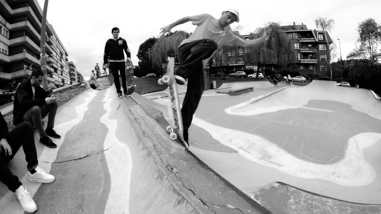 From Baque Country and with 38 years old Kako is still shredding like a little kid. <br />This is Cruzade. <br />Film by Pablo Ribera, Jaime Ruiz, Eder Allende & Daniel Pellow<br />Motion graphics by Delatouch<br />Edited by Daniel Pellow<br />Music - Extreme music perfomance by Combat ready<br /><br />cruzadeskateboards.com<br />facebbok.com/cruzadeskateboards<br />twitter.com/cruzadeskate<br />instagram.com/cruzadeskateboards