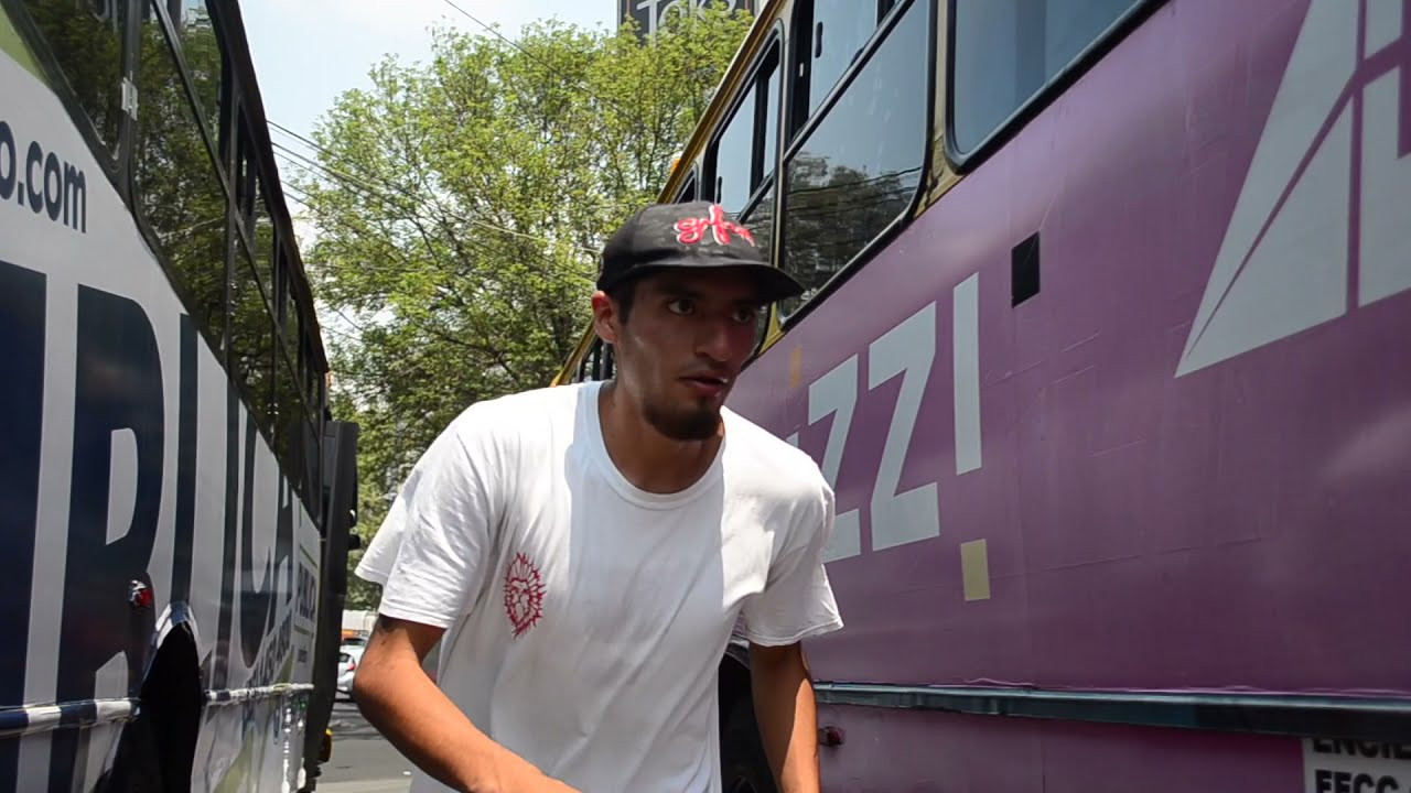 La marca Five Skateboards nos comparte su más reciente montaje que presenta a 3 de sus patinadores patrocinados con lo más reciente que han grabado en las calles de algunas ciudad de México.