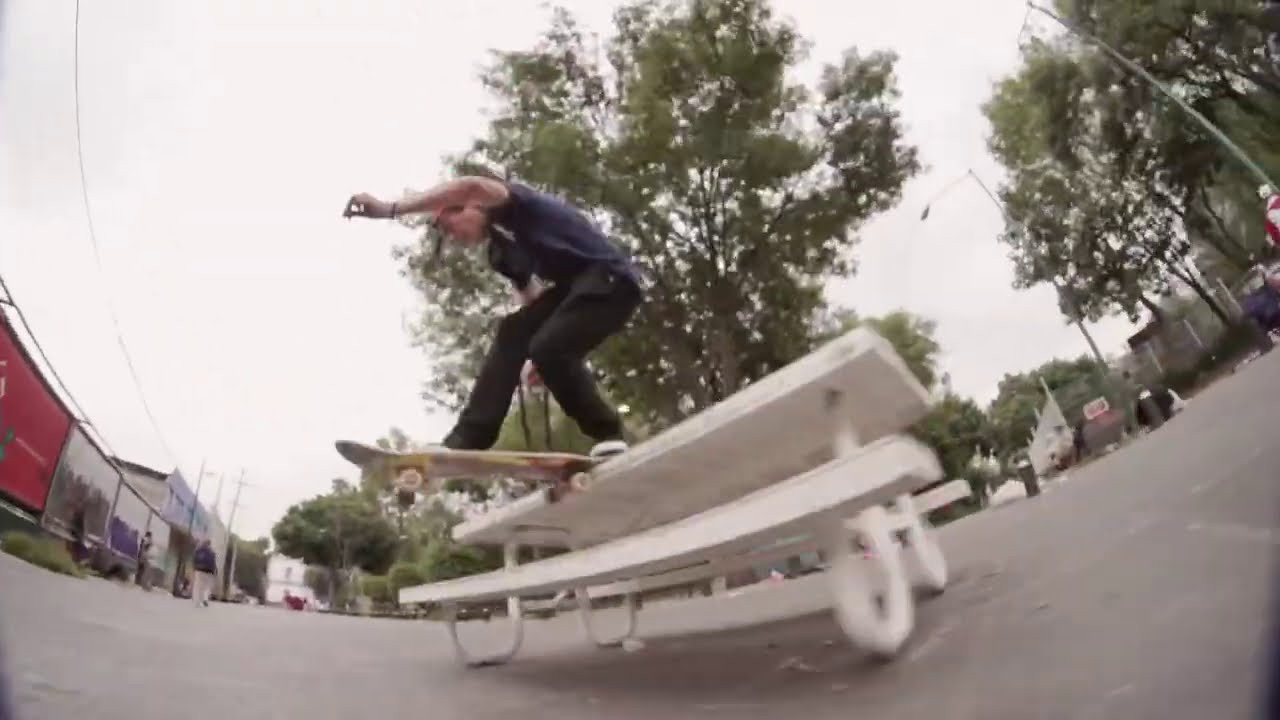 Recap de la última vez que sacamos las picnic tables a ese hermoso canal en tacubaya con pus hermoso y una especie única de krustys cruzándose por ahí. #ollieshitDIY