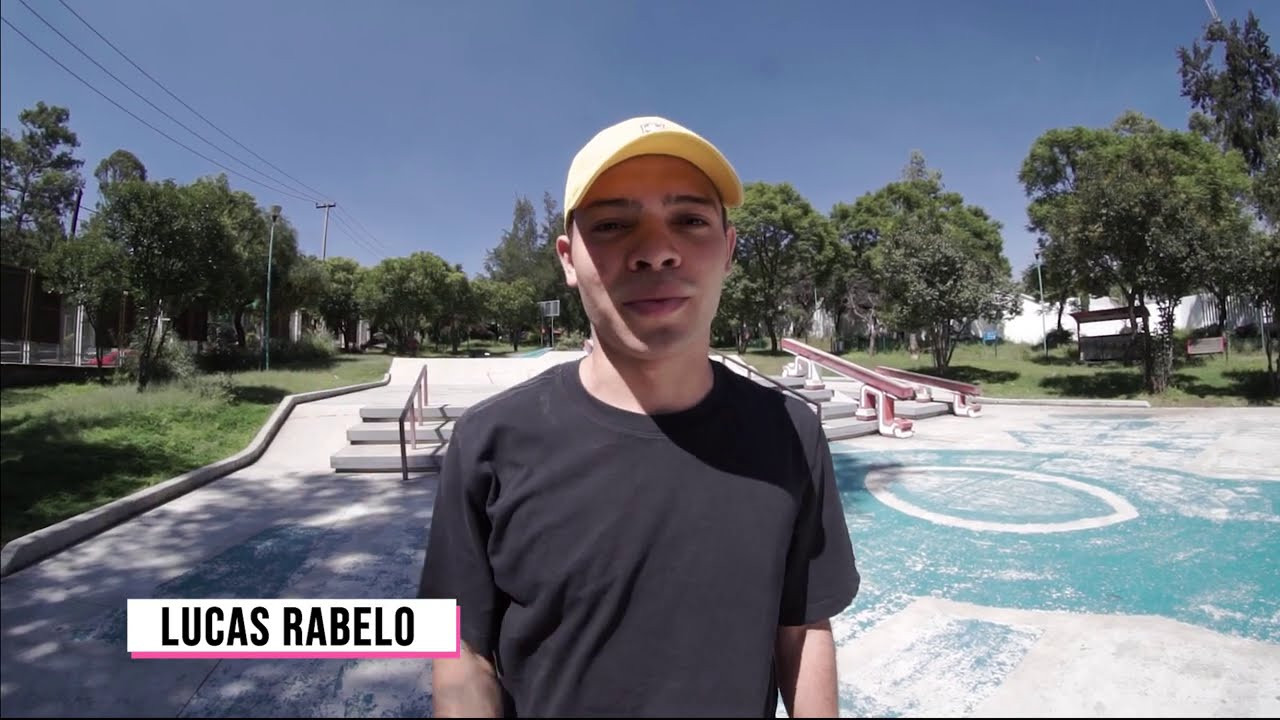 Lucas Rabelo es uno de los talentos más sobresalientes de Brasil y decir eso no es cualquier cosa, pues a sus 21 años ya patina para Nike Skateboarding y recientemente lo volvieron pro en FLIP SKATEBOARDS y esas son palabras mayores. Recientemente pasó unos días en México y muy amablemente accedió a deleitarnos con esta sesión en ese Templo Mayor que se rehúsa a ser demolido.