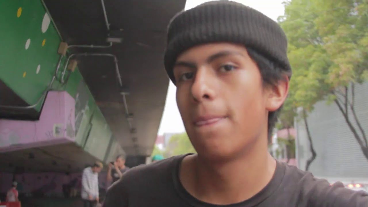 Tremenda sesión que grabamos, con este joven de Valle de Chalco, quien vino a darle una repasada al San Cosme, la cual documentamos para que conozcan, sigan y vean los talentos actuales patinando transición en nuestro país como es el caso de este Joven llamado Aaron Uribe.<br /><br /><br />Patindor instagram: http://instagram.com/aaronuribe_<br />Ollie Shit instagram: http://instagram.com/ollieshitmx