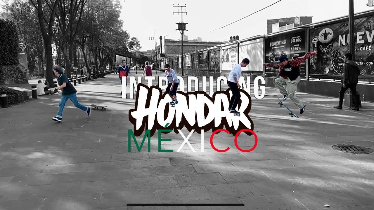 HONDAR es una marca brasileña que ha crecido bastante, pues en un mundo donde las principales marcas son estadunidenses en el skateboarding global, estos brasileños están demostrando al mundo que no solo en talento destacan, sino también en industria, la compañía llego este año a México y no solo como modelo de negocio, sino también apoyan a un grupo de mexicanos, los cuales mediante este video nos dan la bienvenida y la primer prueba de como se conforma el prometedor equipo de HONDAR México.<br /><br />Tomas adicionales:<br />Vic Diver "Orejas".<br />Mauricio Aguirre<br />Derek Curiel<br />Mario Sánchez