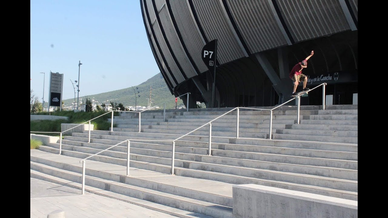Litica griptape presenta DEKADENZIA, una producción 100% mexicana, grabada en más de 15 ciudades del mundo donde podemos ver videopartes de Brayan Coria, Erick Silva, Nax Fernandez, Shadi Charbel, Rodrigo Mencía entre otros, Esta obra fue presentada el 21 de agosto de 2019, en el Cine Tonalá de la Ciudad de México y tuve diferentes presentaciones por todo el país, finalmente hoy llega para quedarse e nuestro canal de Youtube. ¡Disfrútenlo y salgan a patinar!<br /><br />Realización: Luis González