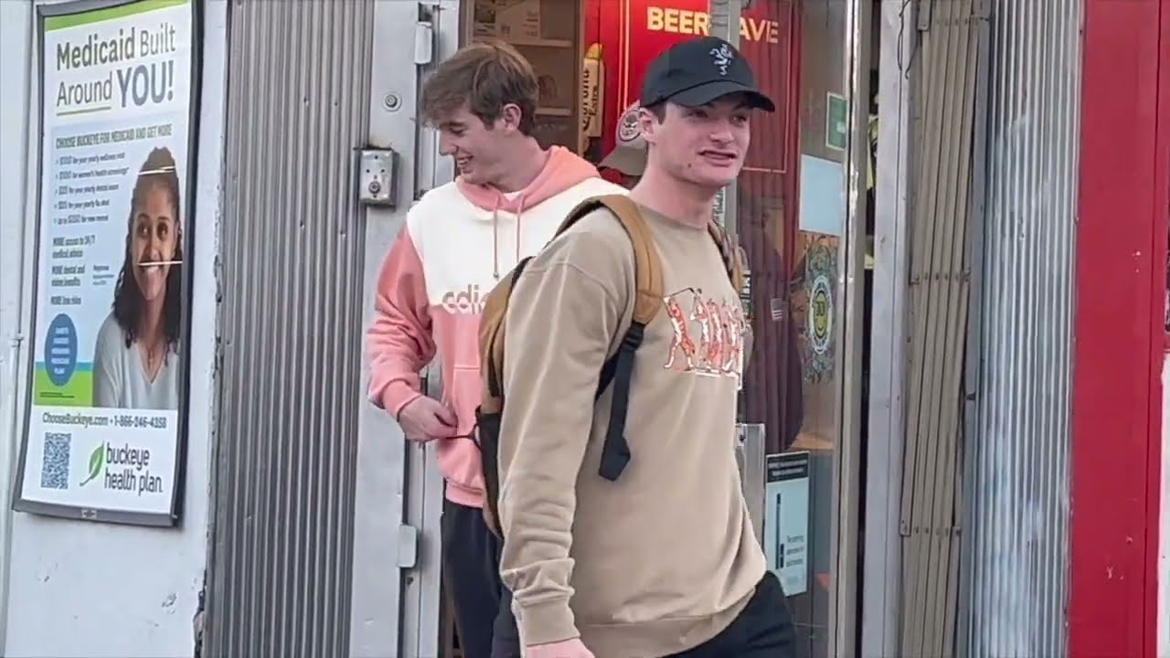 Steven Hamilton brings the Christmas cheer to your screen, sit back with a tequila Eggnog and cut off a hot slice of Big Ham