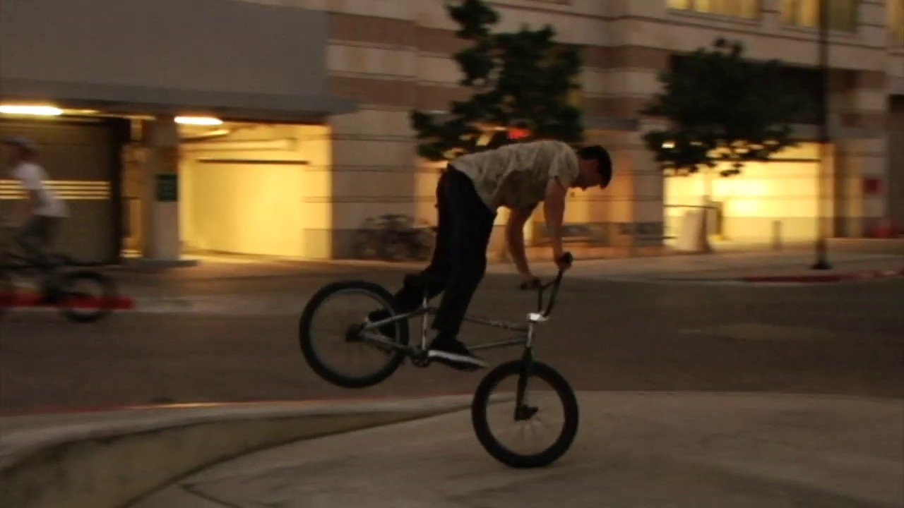 Welcome to the Wax Museum.<br /><br />This short and sweet mix features some of Texas' finest patrolling the streets, unencumbered by any existential quandary or moral quagmire, 100% resolute and uncompromising in their mission: lay down some moves and funk with your mind.<br /><br />filmed / edited by Michael Bown (IG = bike.mowen)