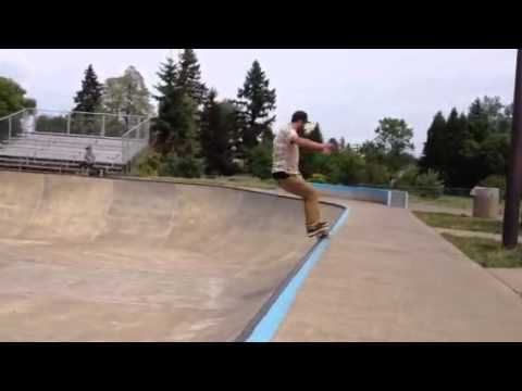 Brought Hot Scott out to his stomping grounds today. Just ripping every funny fun line. He's not one to be put on the spot, but this manual is a no pressure line that I thought would be a one take shot. Only having 30 min to skate I didn't wanna waste any time so I could skate!