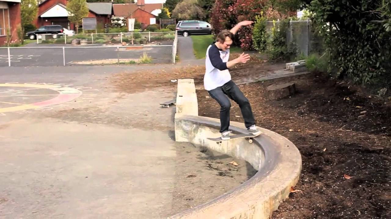 Couple warm up clips with EXIT rider Bob Anderson. <br /><br />Check out what Bob skates here:<br />http://www.exitrealworld.com/Brand/Mystery