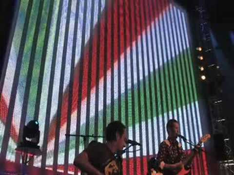 Well hello there! <br /> Recess Monkey is back with he fastest song in the west- brand new from our new album "Tabby Road!" We played this at Seattle's Experience Music project in August of 2008- what a fun show!<br /> Enjoy,<br /> Mayor Monkey<br /> Recess Monkey's Band Manager